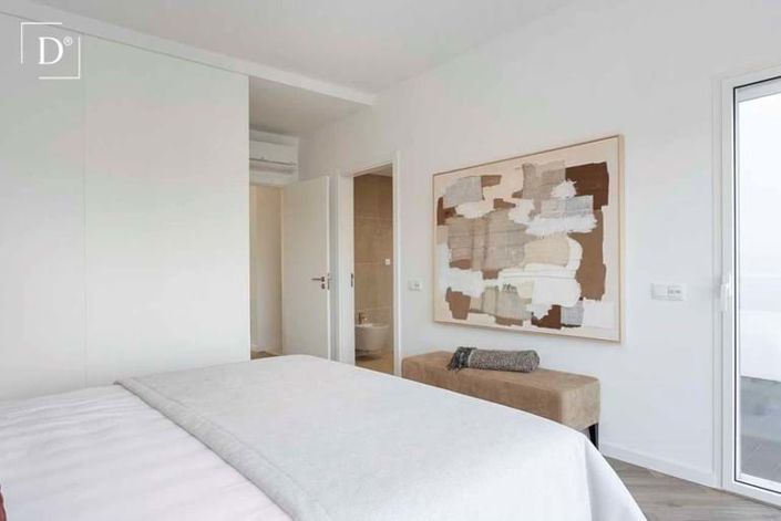 Image No.31-3 Bed Townhouse for sale