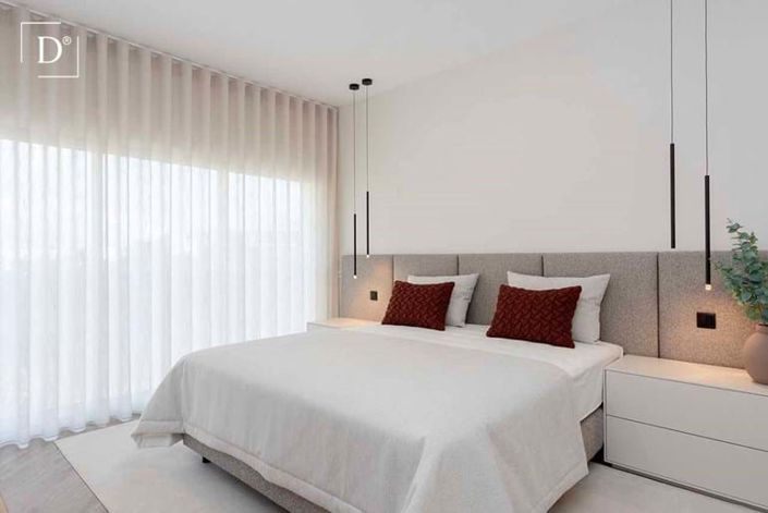 Image No.32-3 Bed Townhouse for sale