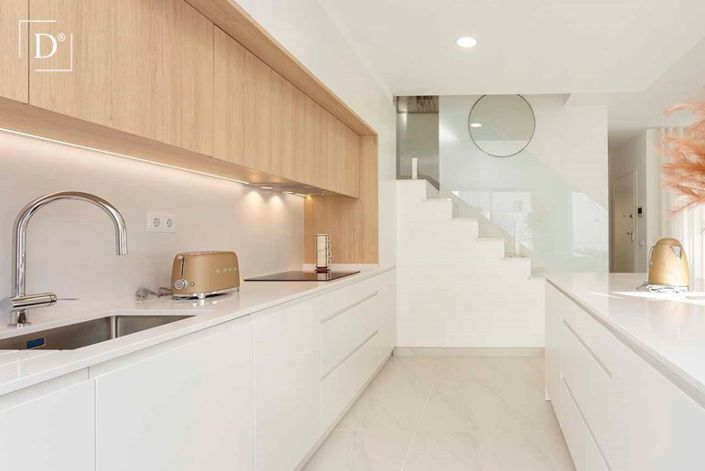 Image No.43-3 Bed Townhouse for sale