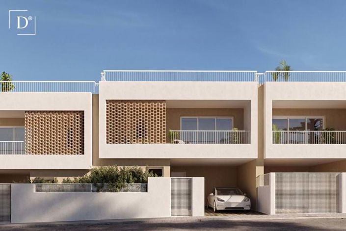 Image No.12-3 Bed Townhouse for sale