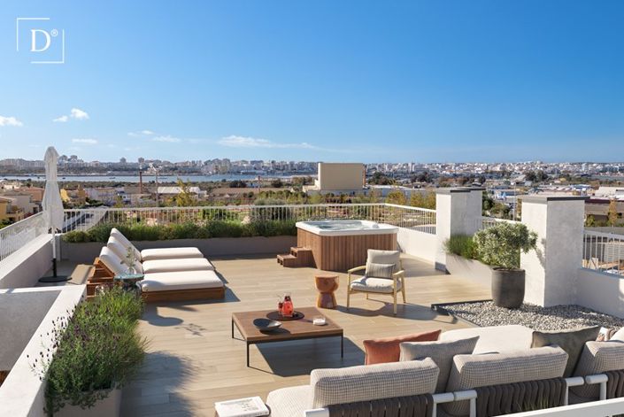 Image No.2-3 Bed Townhouse for sale