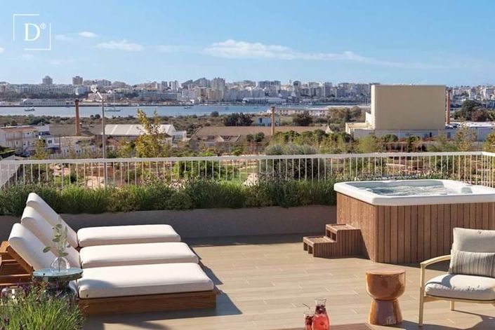 Image No.7-3 Bed Townhouse for sale