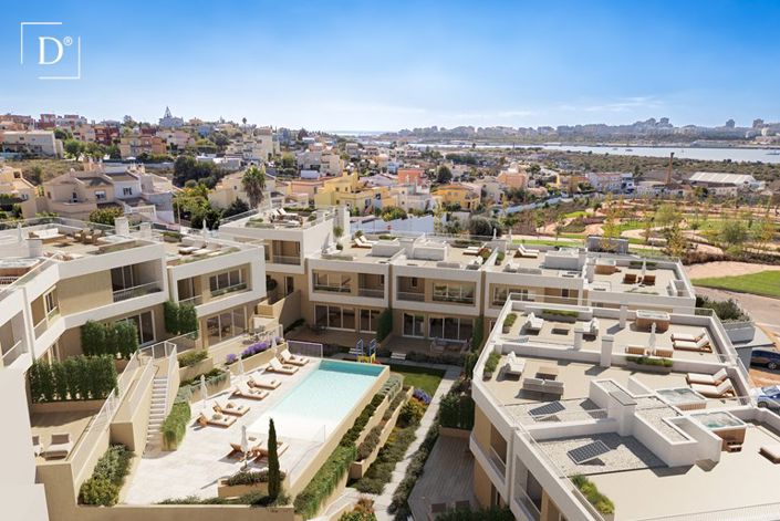 Image No.8-3 Bed Townhouse for sale