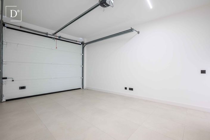 Image No.24-3 Bed Villa for sale