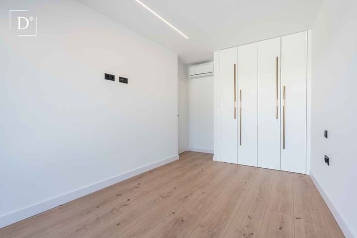 Image No.28-3 Bed Villa for sale