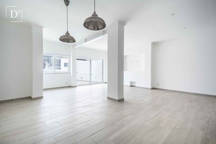 Image No.10-6 Bed Villa for sale