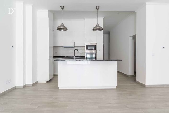 Image No.12-6 Bed Villa for sale