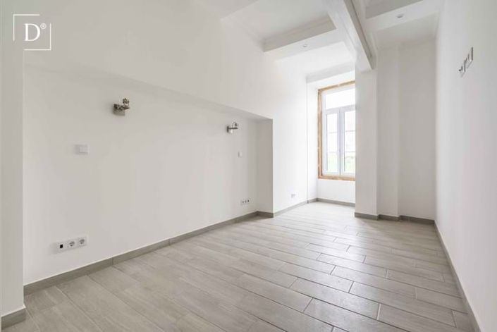 Image No.15-6 Bed Villa for sale