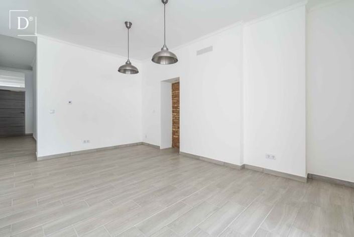 Image No.8-6 Bed Villa for sale