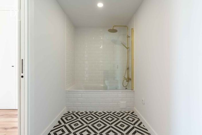 Image No.12-2 Bed Apartment for sale