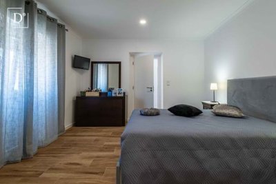 1-12594-a6143ebb3cb0547d86cbab874af8e5c603a53