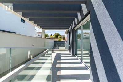 1-12529-a6143ebb3cb0547d86cbab874af8e5c603a53