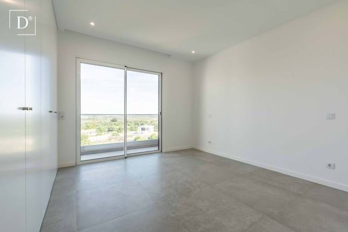 Image No.29-3 Bed Villa for sale