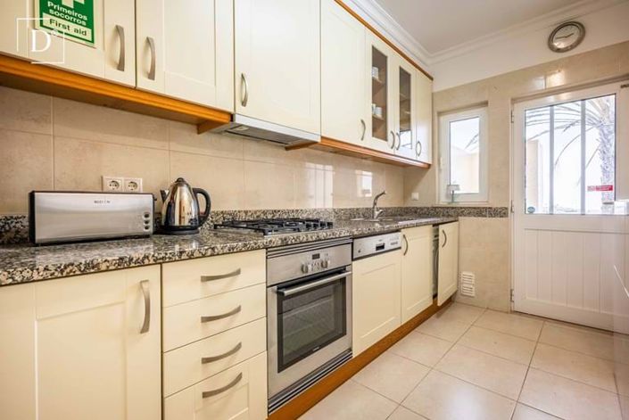 Image No.10-3 Bed Townhouse for sale