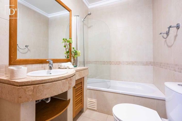 Image No.20-3 Bed Townhouse for sale