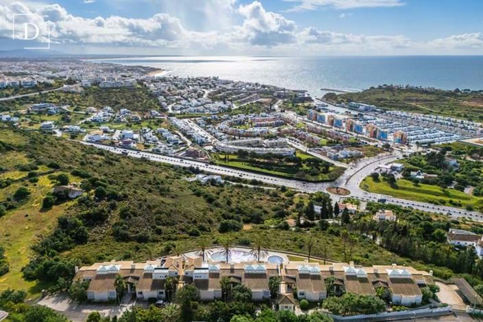 Image No.24-3 Bed Townhouse for sale