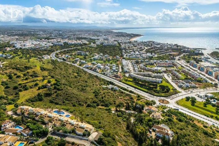 Image No.30-3 Bed Townhouse for sale