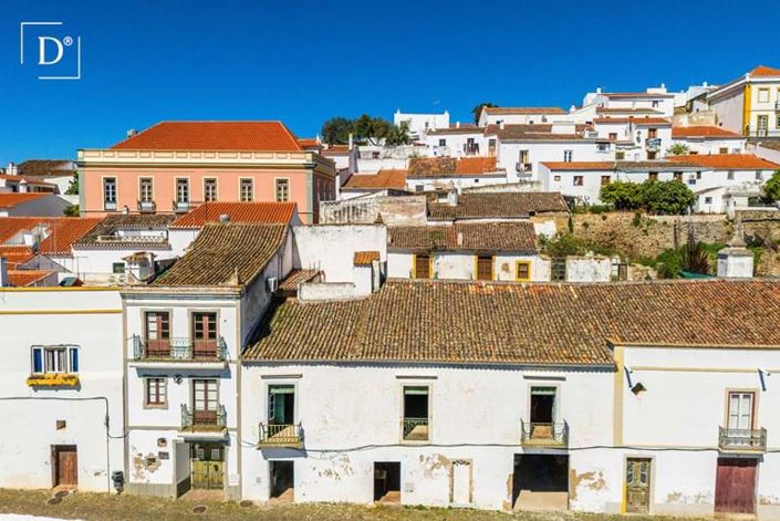 Image No.2-7 Bed Property for sale