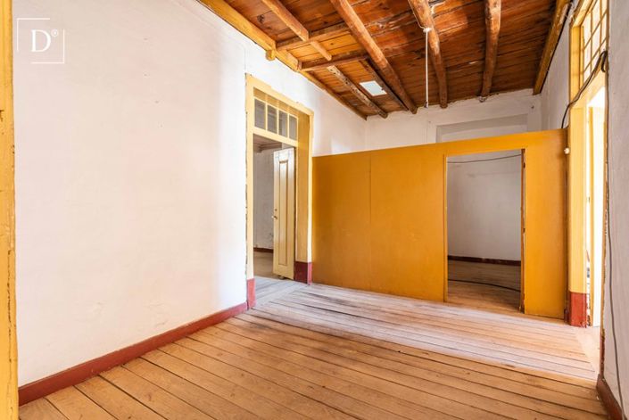 Image No.9-7 Bed Property for sale