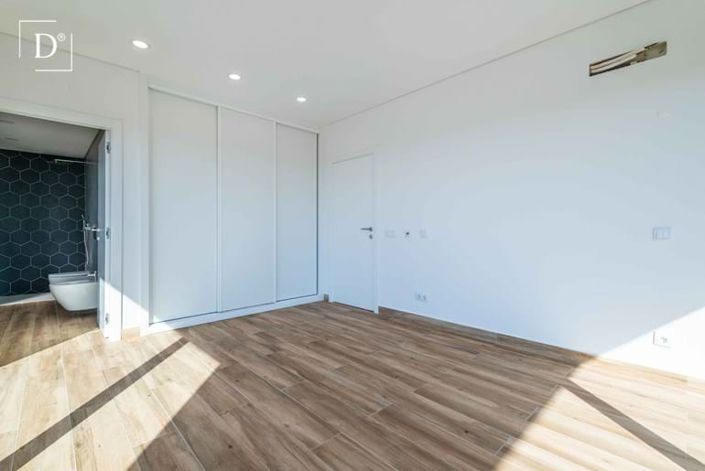 Image No.13-4 Bed Villa for sale