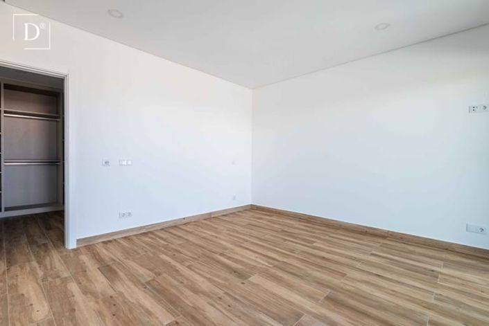 Image No.19-4 Bed Villa for sale