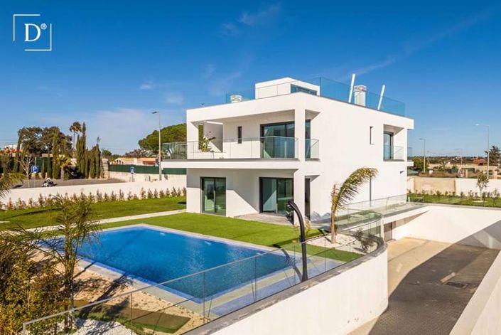 Image No.2-4 Bed Villa for sale