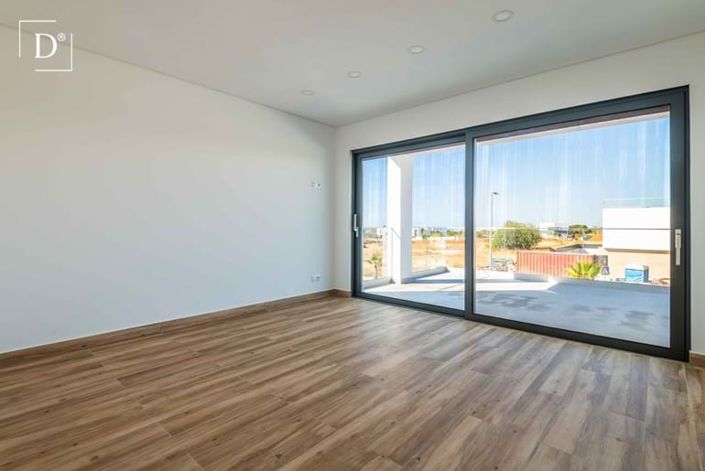 Image No.20-4 Bed Villa for sale