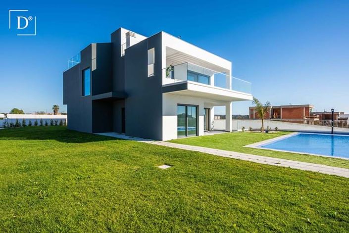 Image No.3-4 Bed Villa for sale