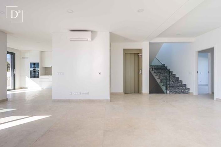 Image No.35-4 Bed Villa for sale