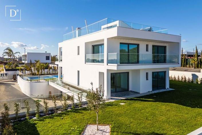 Image No.4-4 Bed Villa for sale