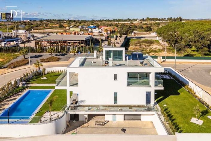 Image No.42-4 Bed Villa for sale