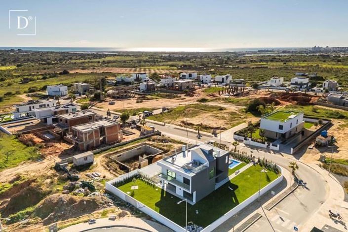 Image No.43-4 Bed Villa for sale