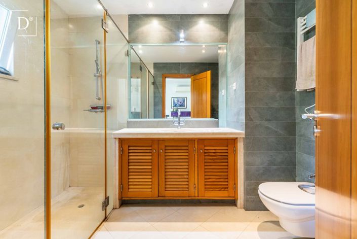 Image No.18-4 Bed Villa for sale