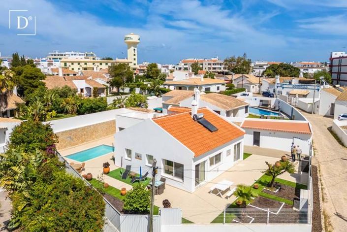 Image No.28-3 Bed Villa for sale