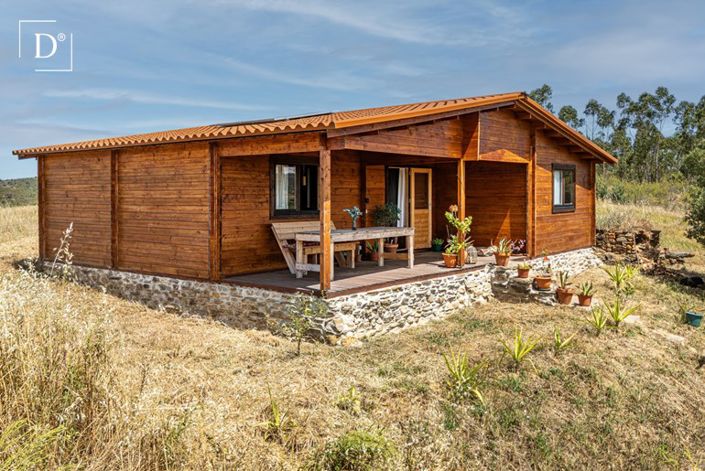 Off-grid nature escape with existing wooden house and rebuild potential