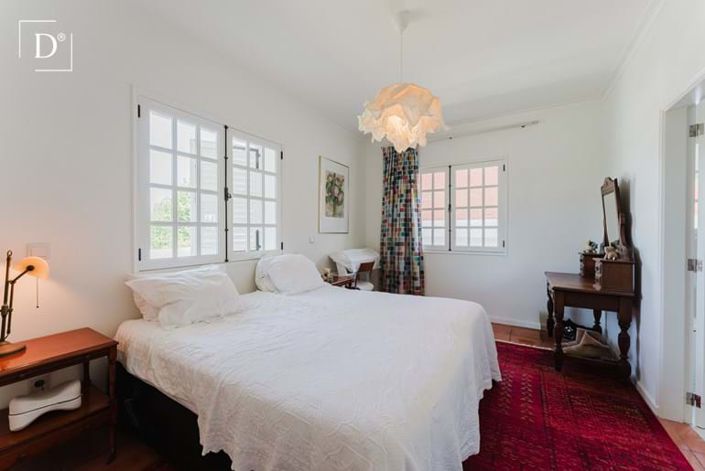 Image No.25-7 Bed Property for sale