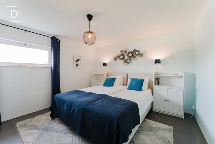 Image No.27-7 Bed Property for sale