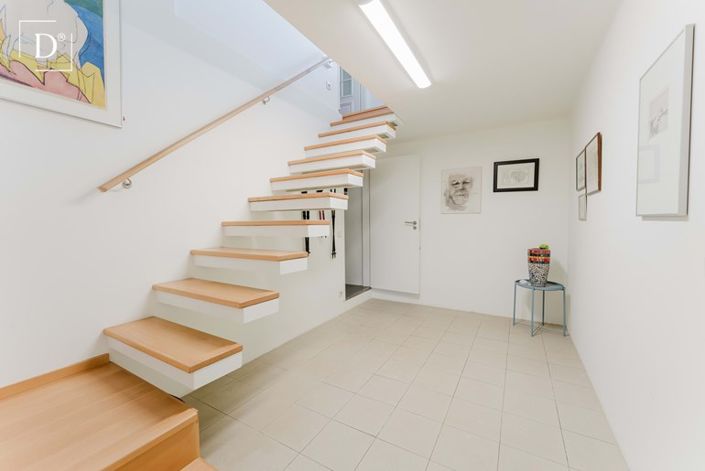 Image No.31-7 Bed Villa for sale