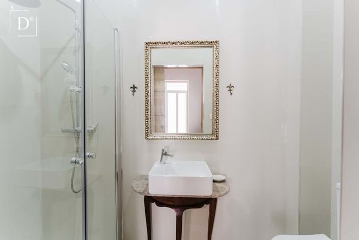 Image No.18-8 Bed Townhouse for sale