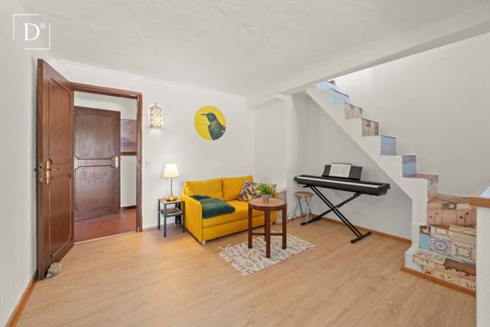 Image No.18-5 Bed Property for sale