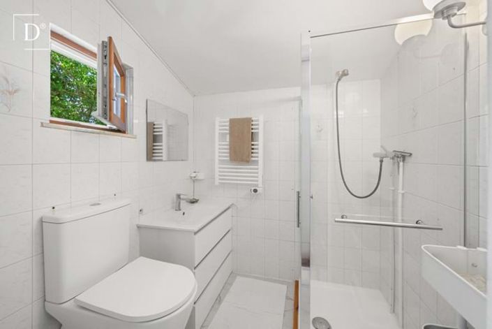 Image No.23-5 Bed Property for sale