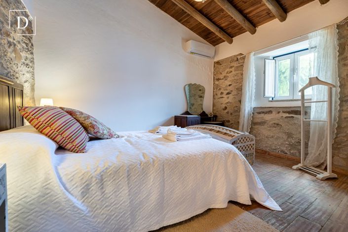 Image No.13-7 Bed Property for sale