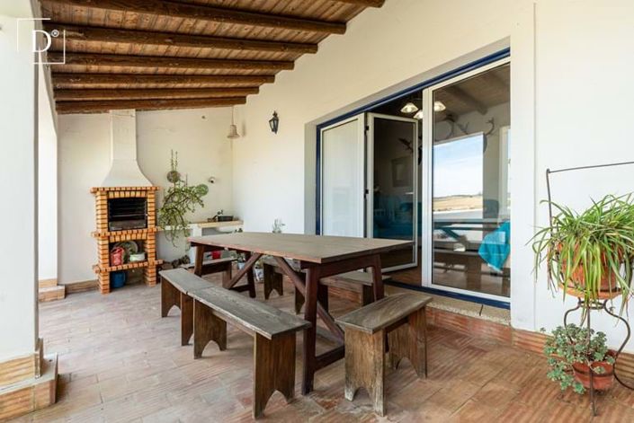 Image No.8-7 Bed Property for sale