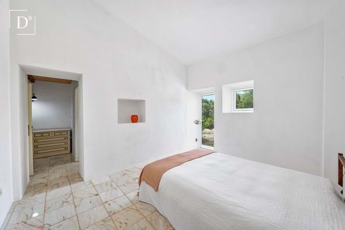 Image No.11-5 Bed Villa for sale