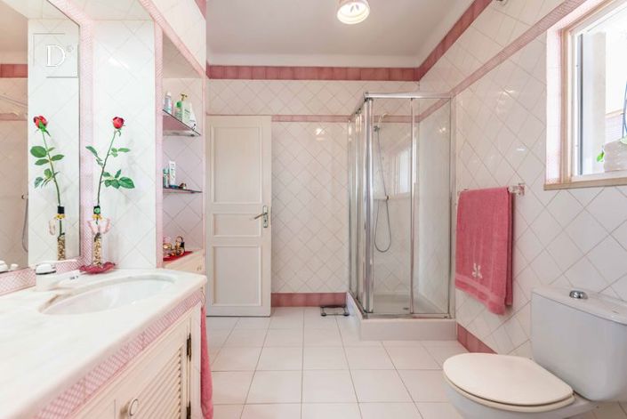 Image No.8-3 Bed Apartment for sale