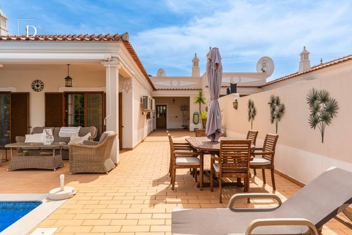 Image No.26-3 Bed Villa for sale