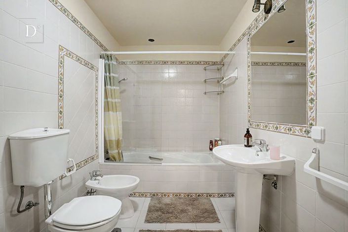 Image No.45-8 Bed Villa for sale