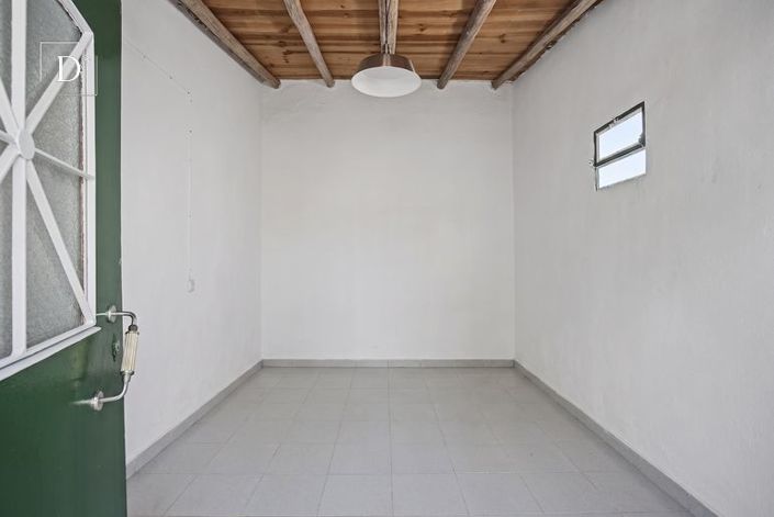 Image No.31-2 Bed Townhouse for sale