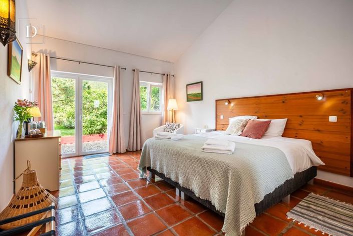 Image No.7-7 Bed Property for sale