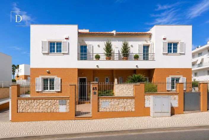 Image No.2-3 Bed Townhouse for sale